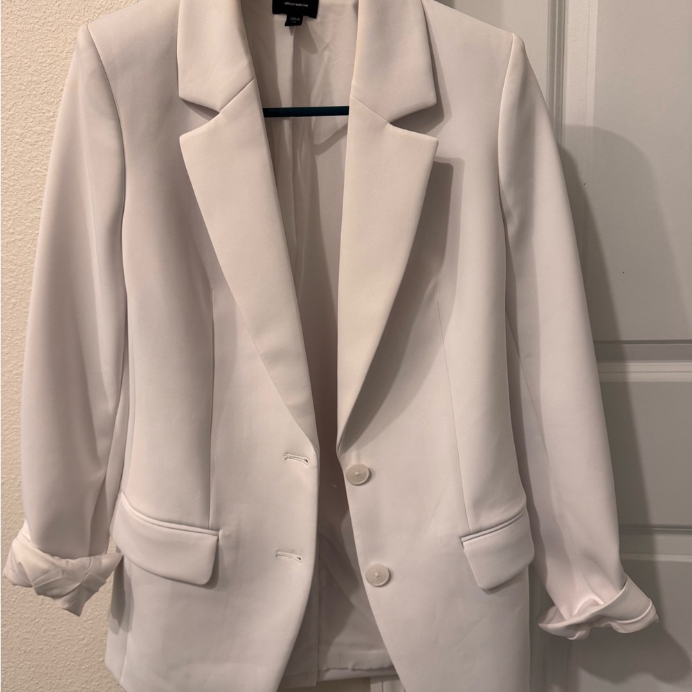 Women’s white blazer